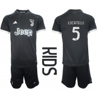 Otroški Nogometni dresi Juventus Manuel Locatelli #5 Tretji 2023-24 Kratek Rokav (+ Kratke hlače)